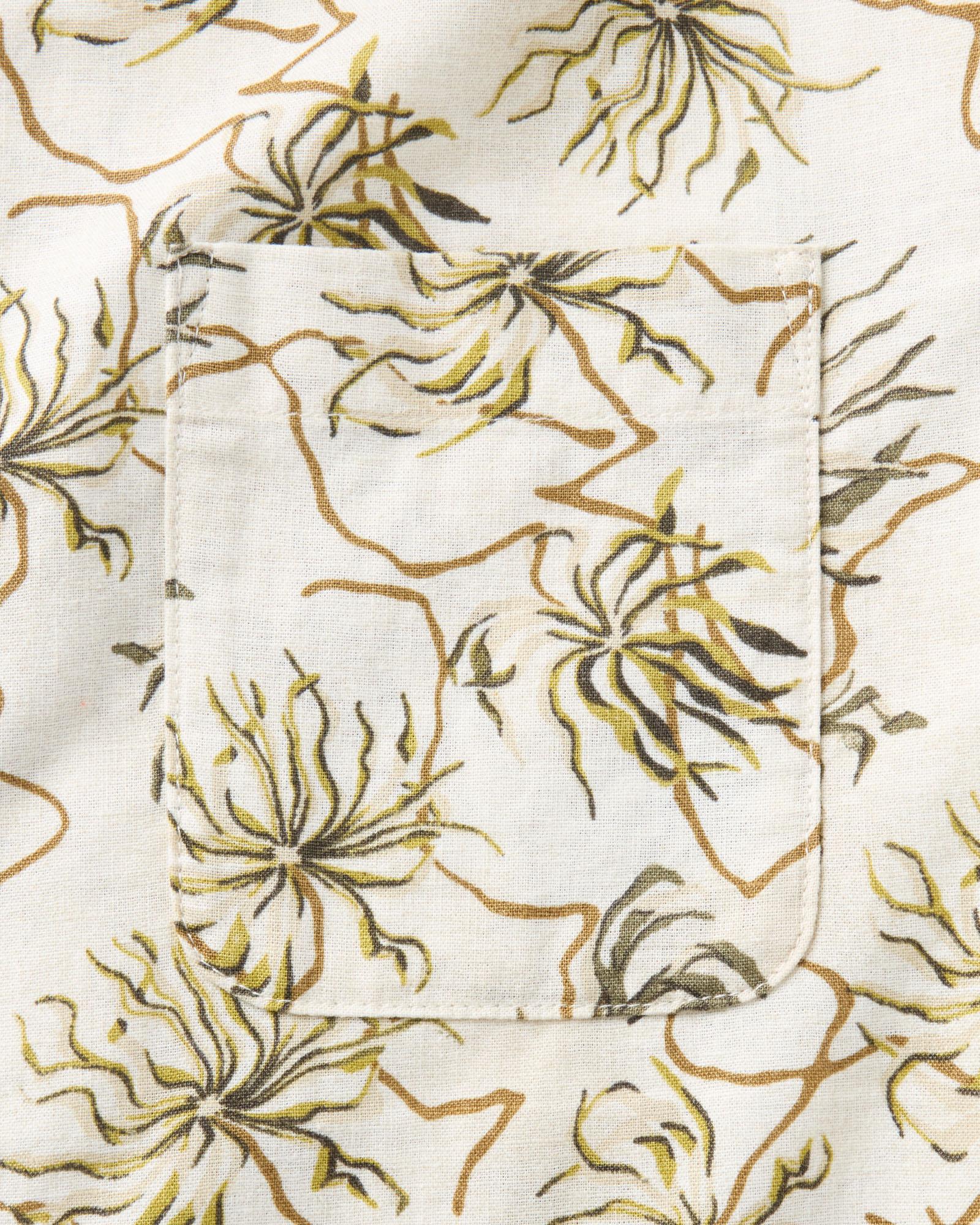 material shot of the pocket on The Short Sleeve Jack in Dried Palms, Wovens by Taylor Stitch