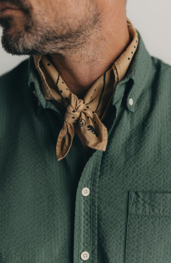 fit model showing off the collar on The Jack in Deep Sea Seersucker
