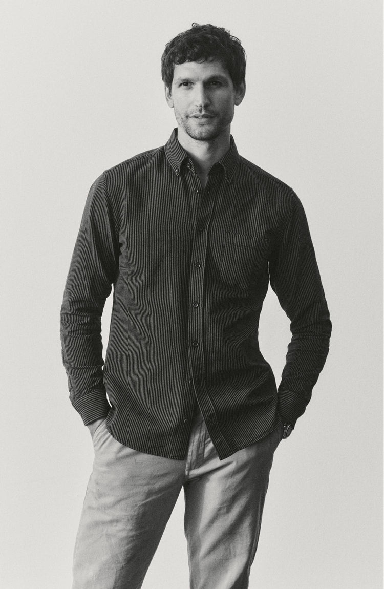 fit model posing in The Jack in Roped Black Indigo