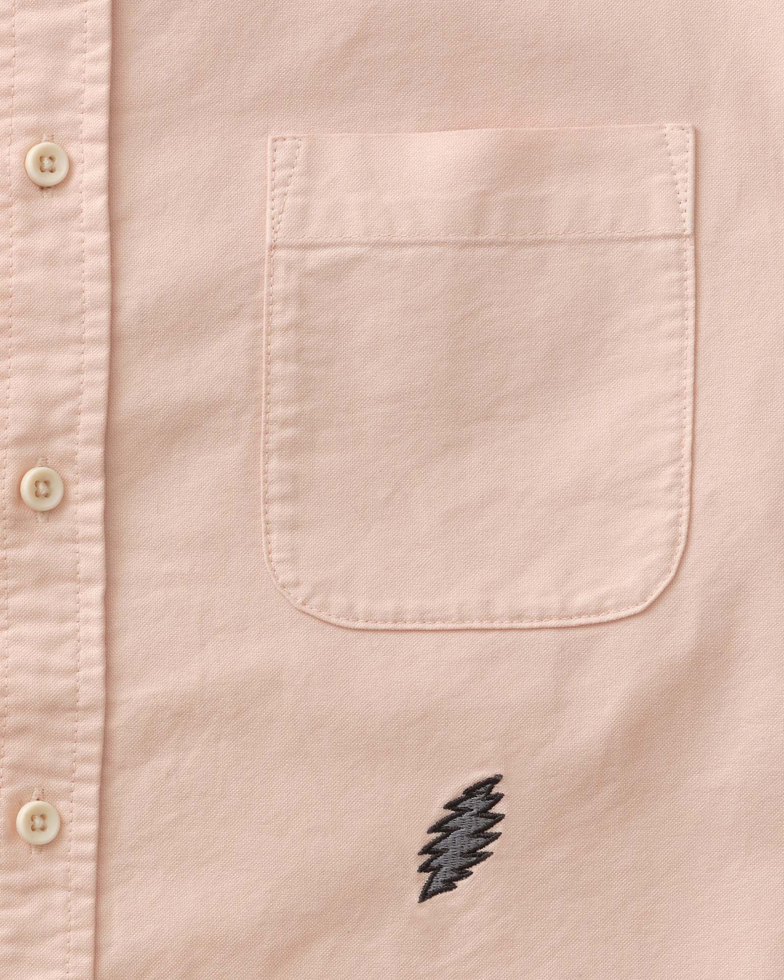 material shot of the collar on The Stageworn Jack in Pale Rose Oxford, Wovens by Taylor Stitch