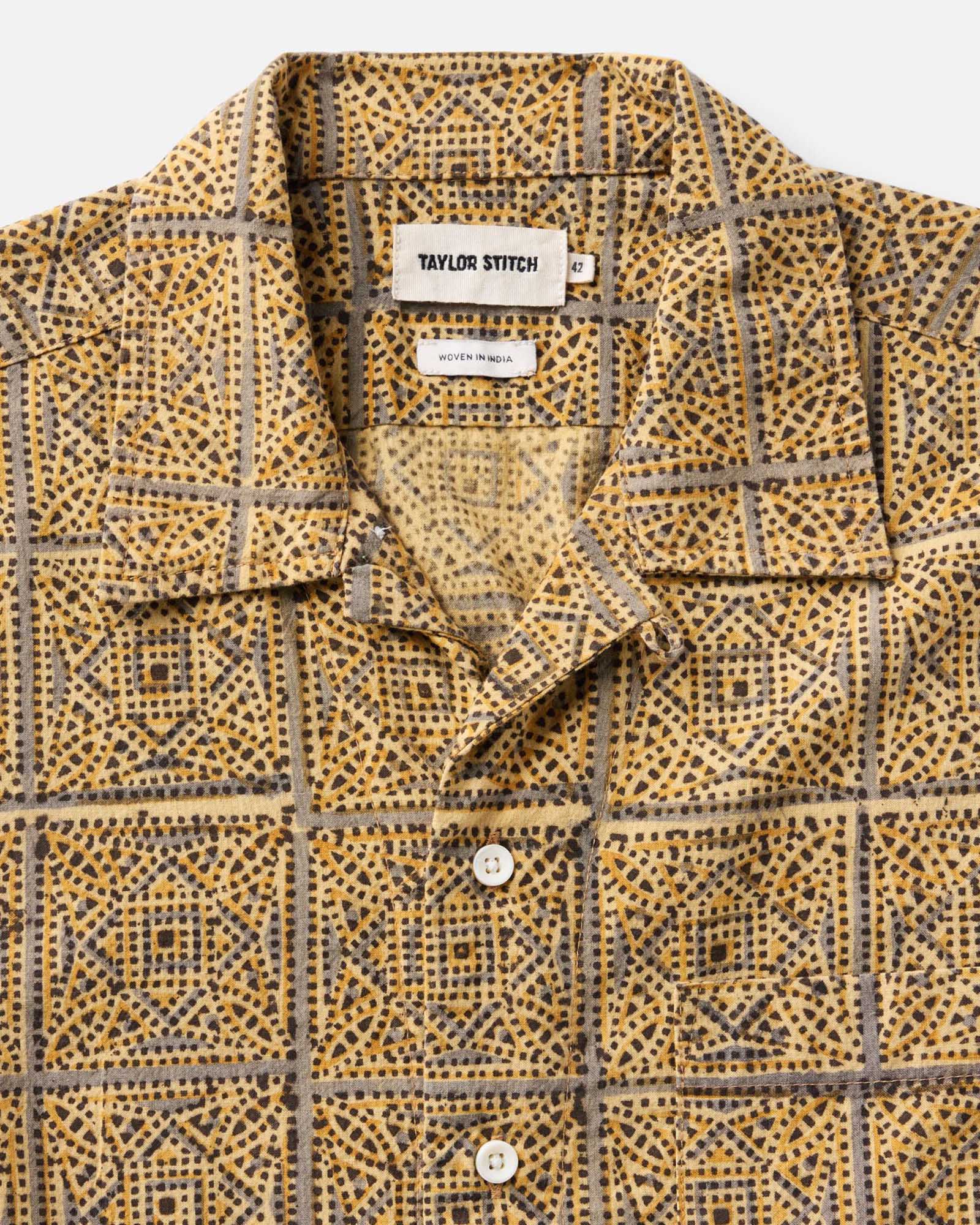 material shot of the collar on The Hawthorne Shirt in Fennel Block Print, Wovens by Taylor Stitch