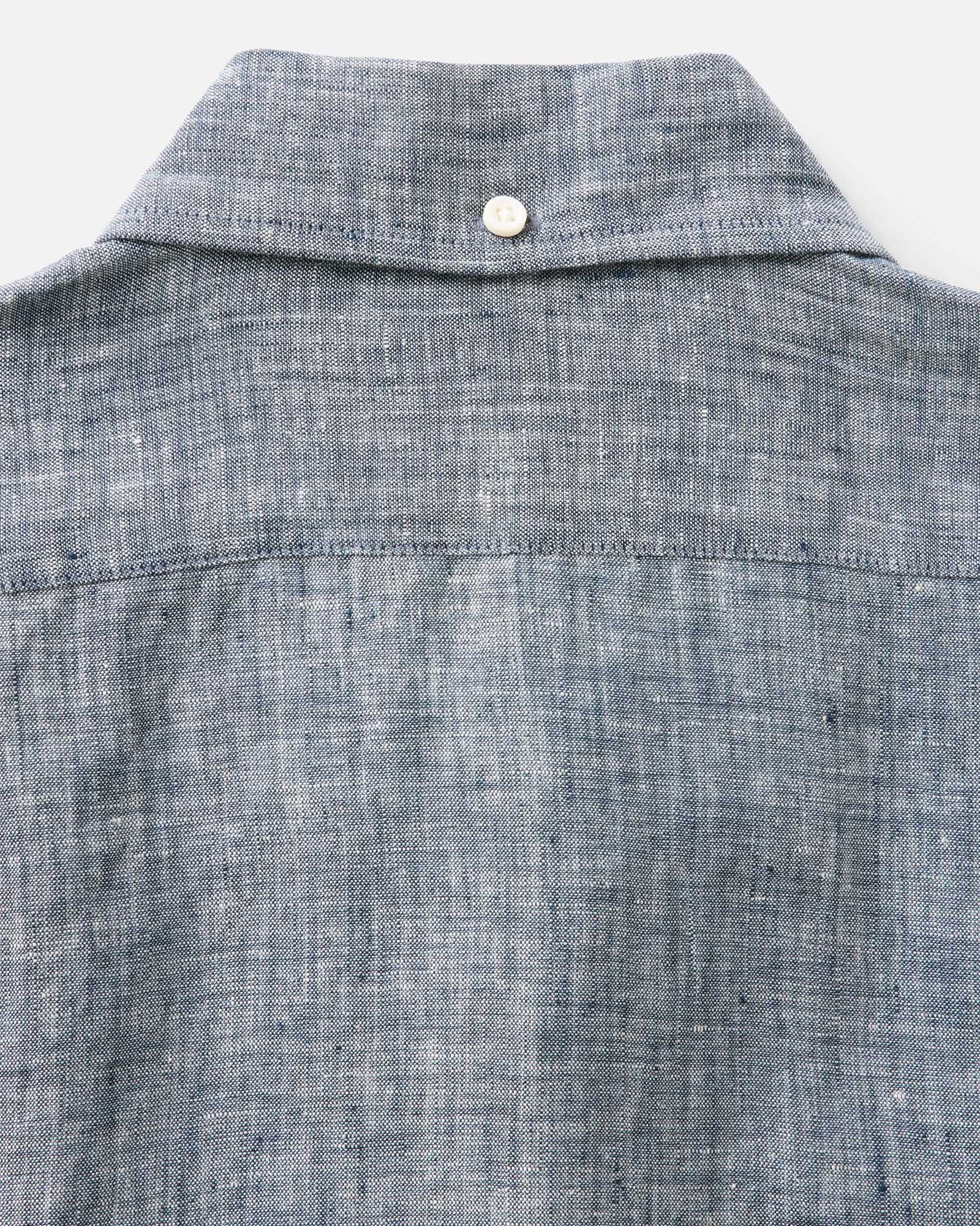 material shot of the back collar on The Jack in Ocean Linen, Wovens by Taylor Stitch