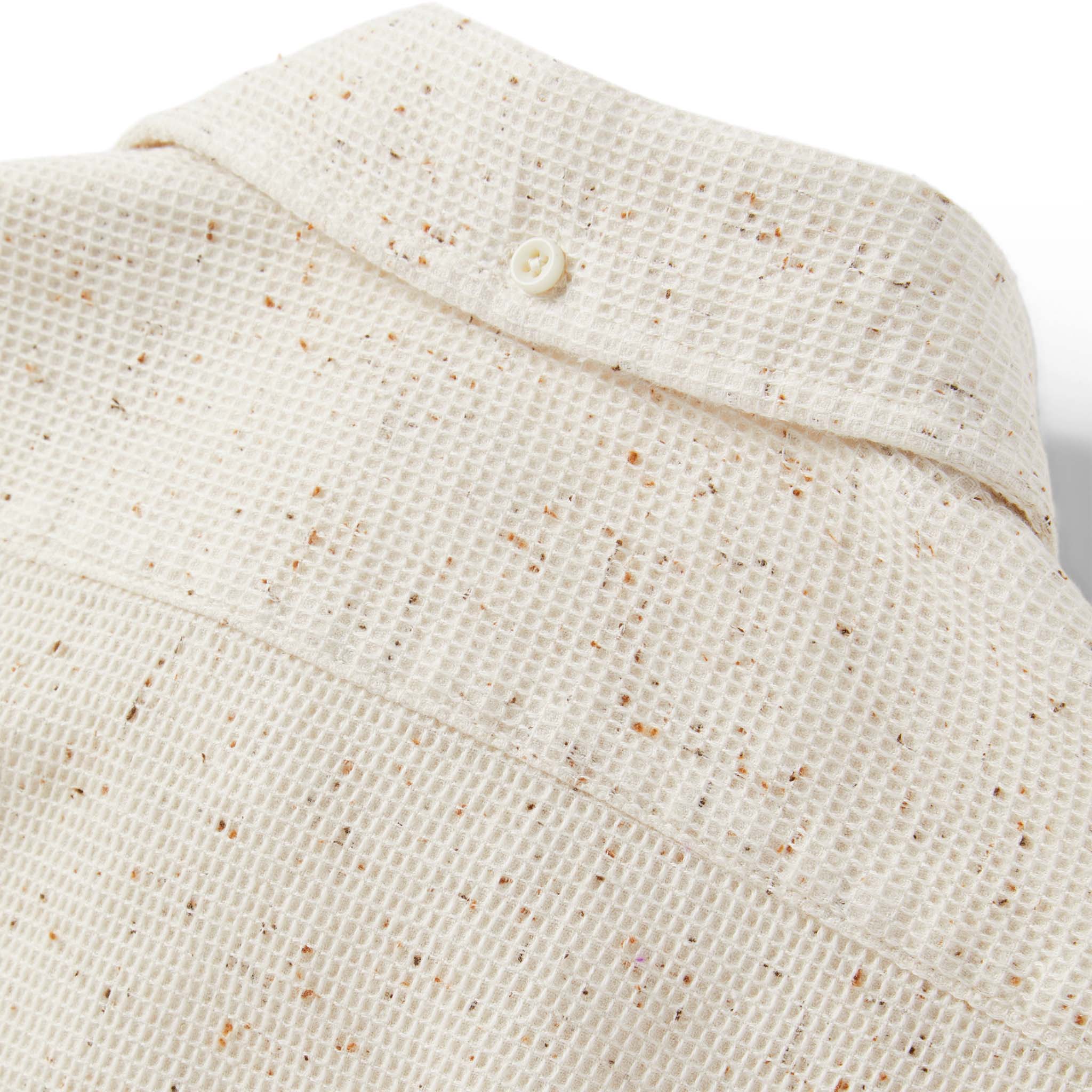 material shot of the back collar of The Jack in Natural Jaspe Waffle, Wovens by Taylor Stitch